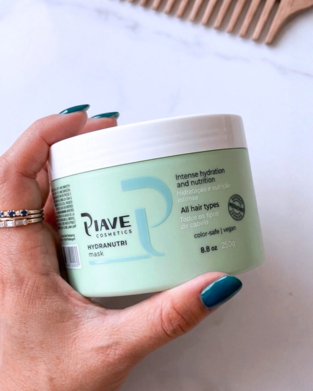 Instagram post from piavecosmetics. This post is in position 0.