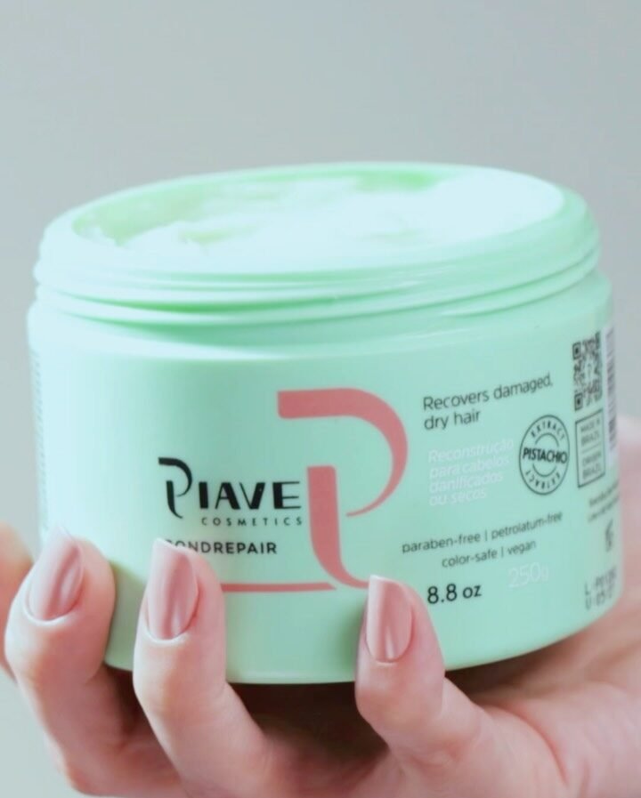 Instagram post from piavecosmetics. This post is in position 1.