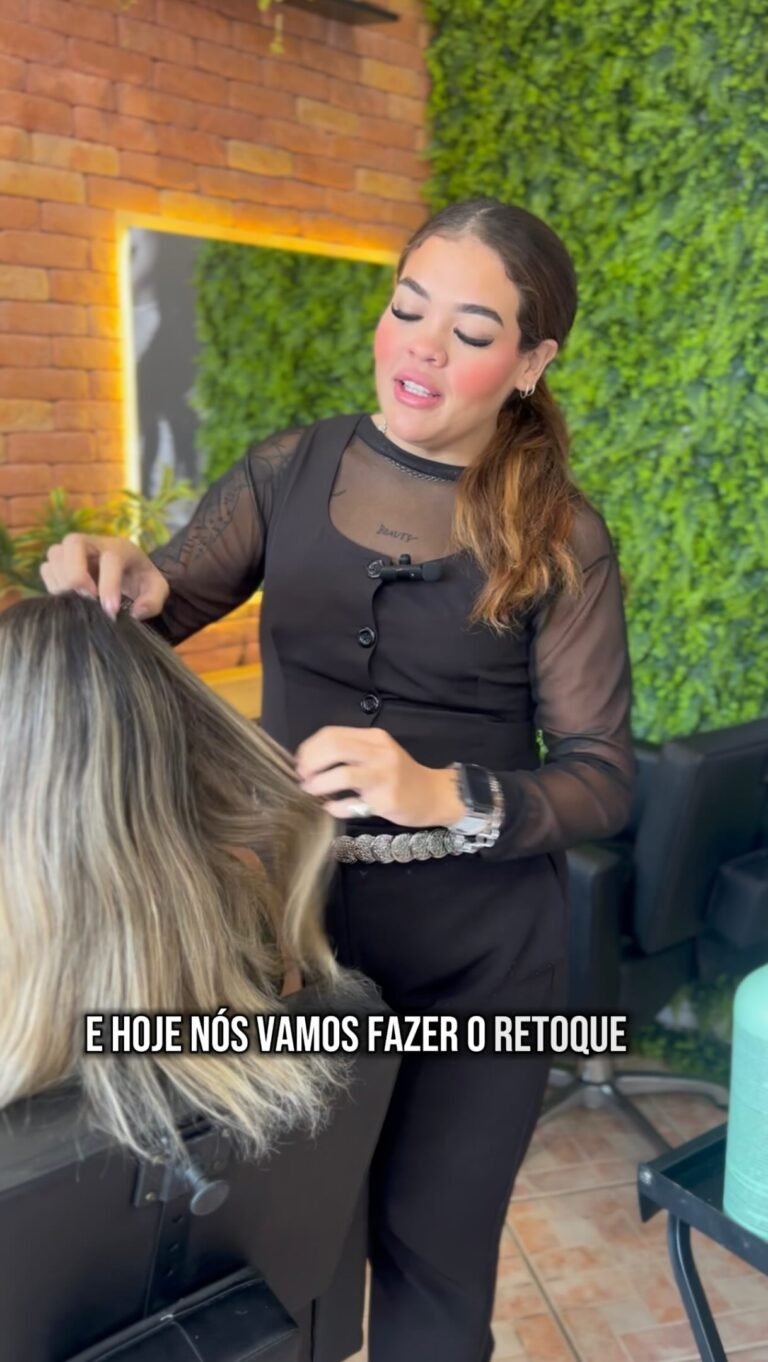 Instagram post from piavecosmetics. This post is in position 1.