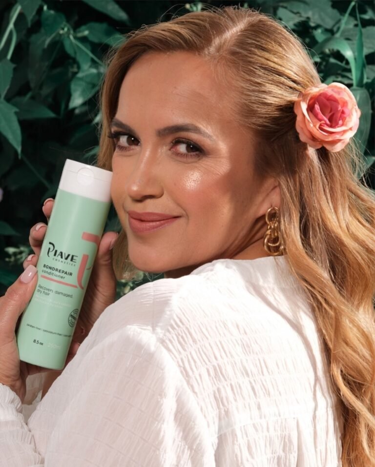 Instagram post from piavecosmetics.global. This post is in position 4.